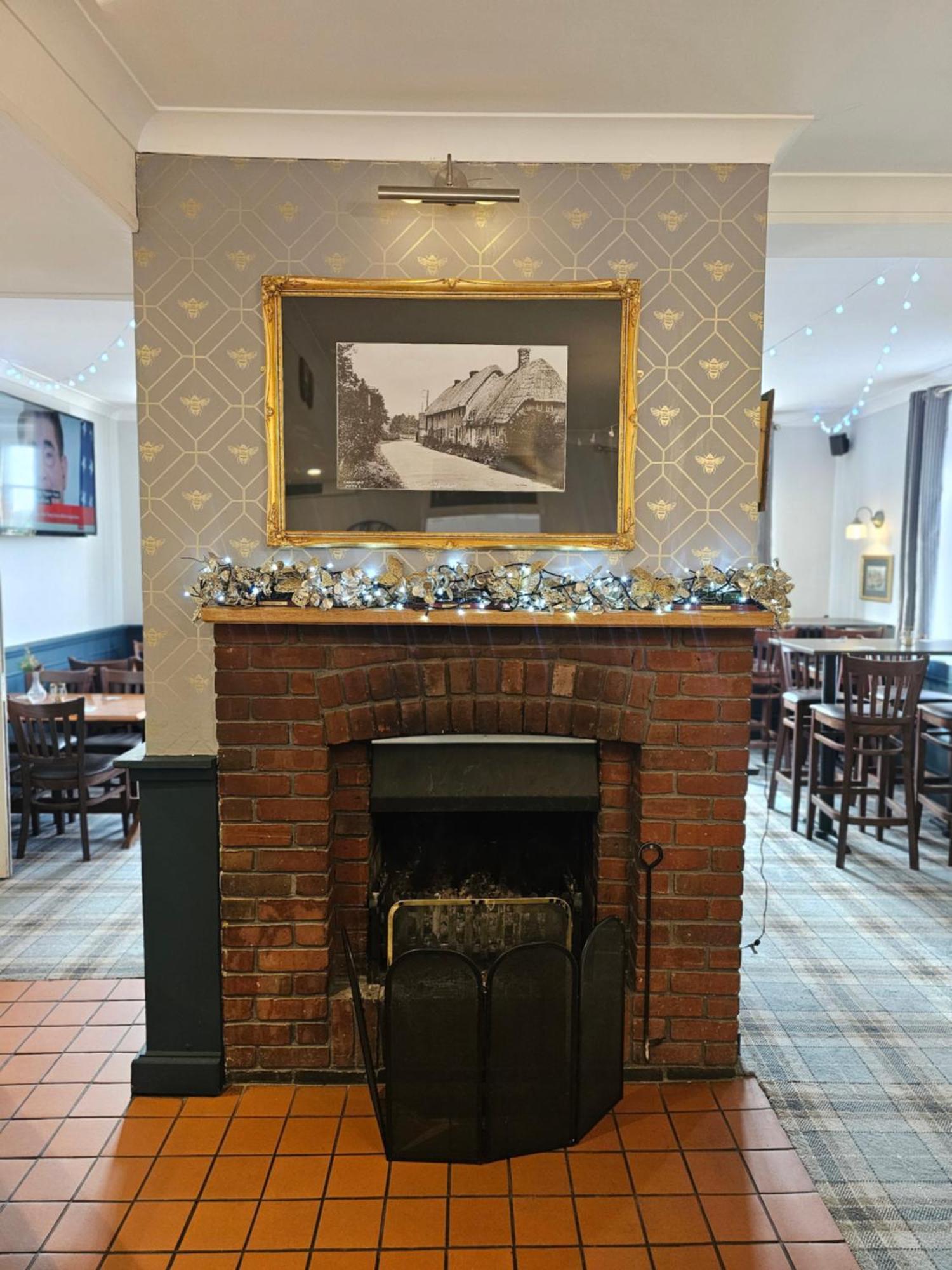 The Old Railway Hotel Porton Exterior foto